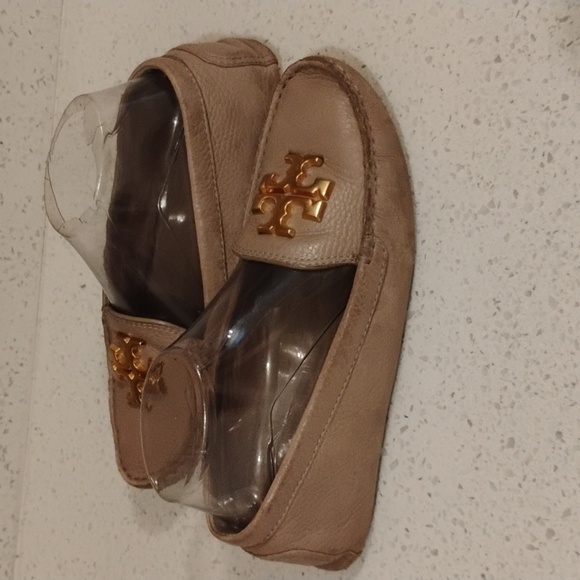 Tory Burch Beige Loafers with Gold Emblem - Picture 2 of 6